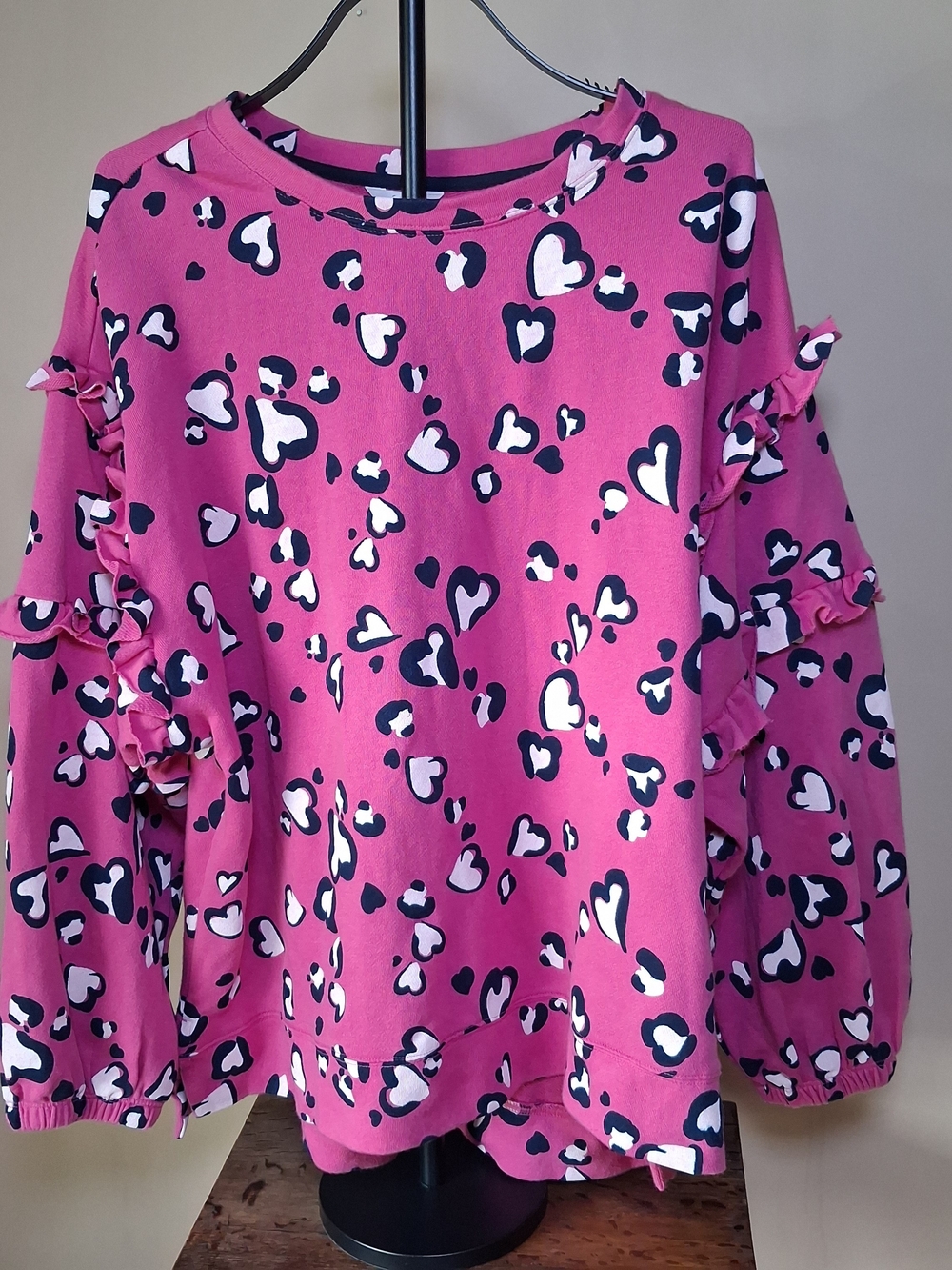 Crown & Ivy Pink Heart Leopard Print Ruffle Sweatshirt Valentine's; Size 2X